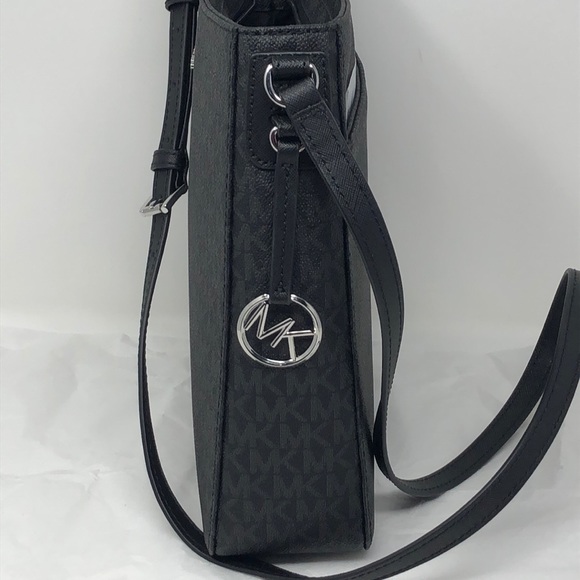 NWT Michael Kors LG messenger crossbody - Picture 2 of 6